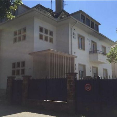 Charmant Appartement Avec Terrasse Dans Villa Straßburg Exterior foto